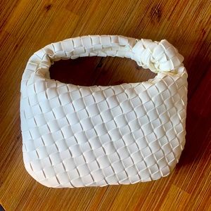 Weaved white clutch bag